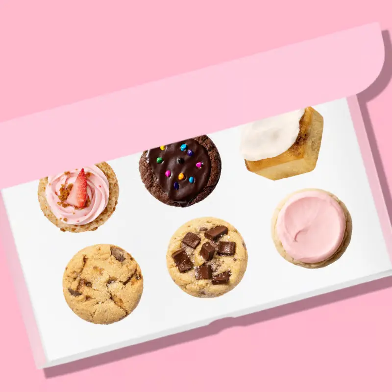 crumbl cookies box